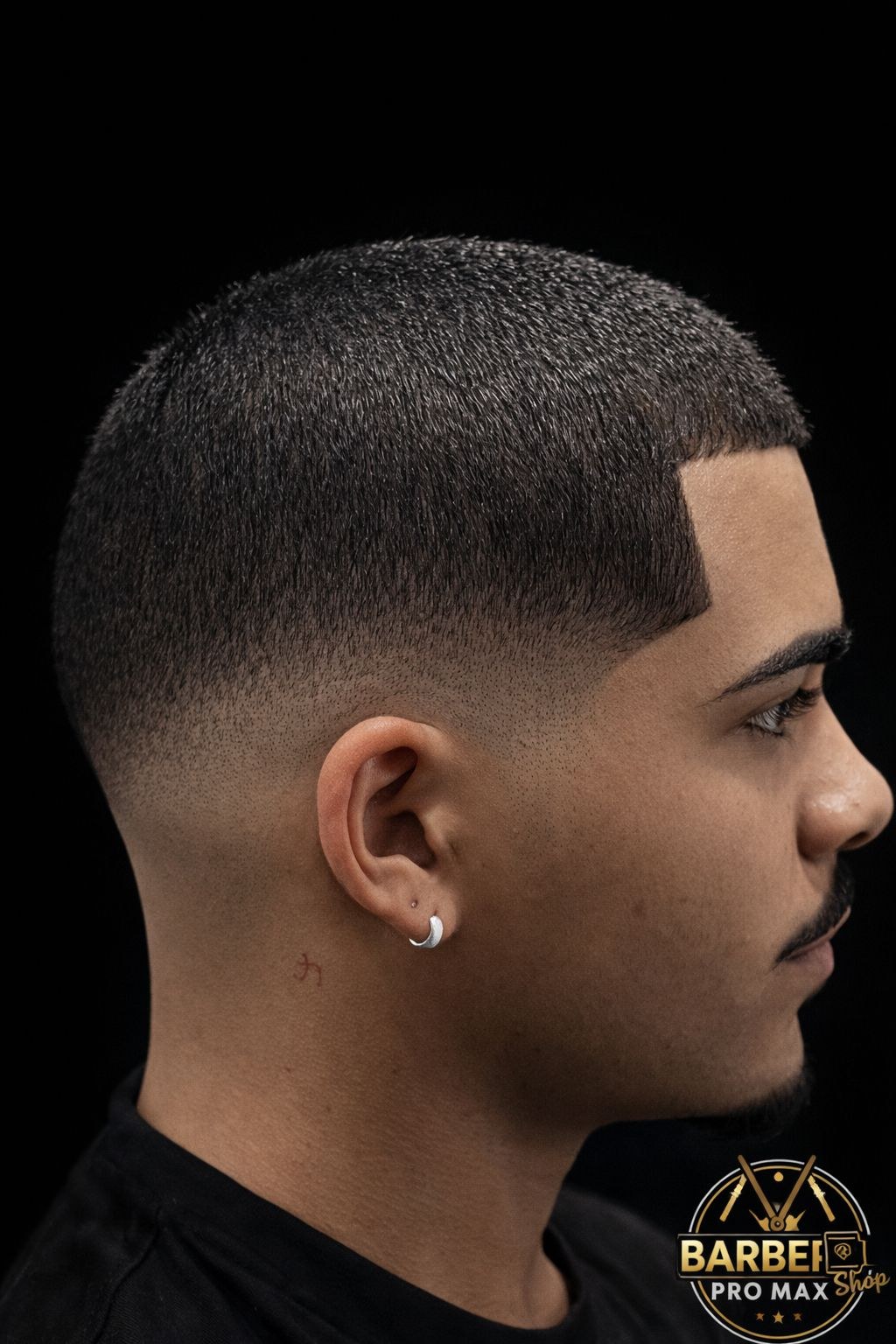 Fade baixo em cabelo curto